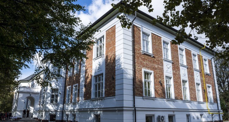 Óbudai Egyetem felújított székesfehérvári épülete